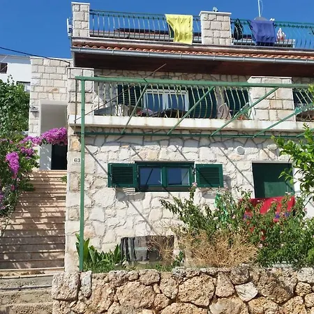 Vino Apartment Sveta Nedelja (Hvar)