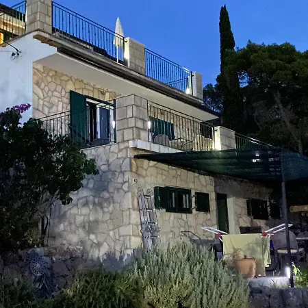 Appartement Vino Sveta Nedelja (Hvar)